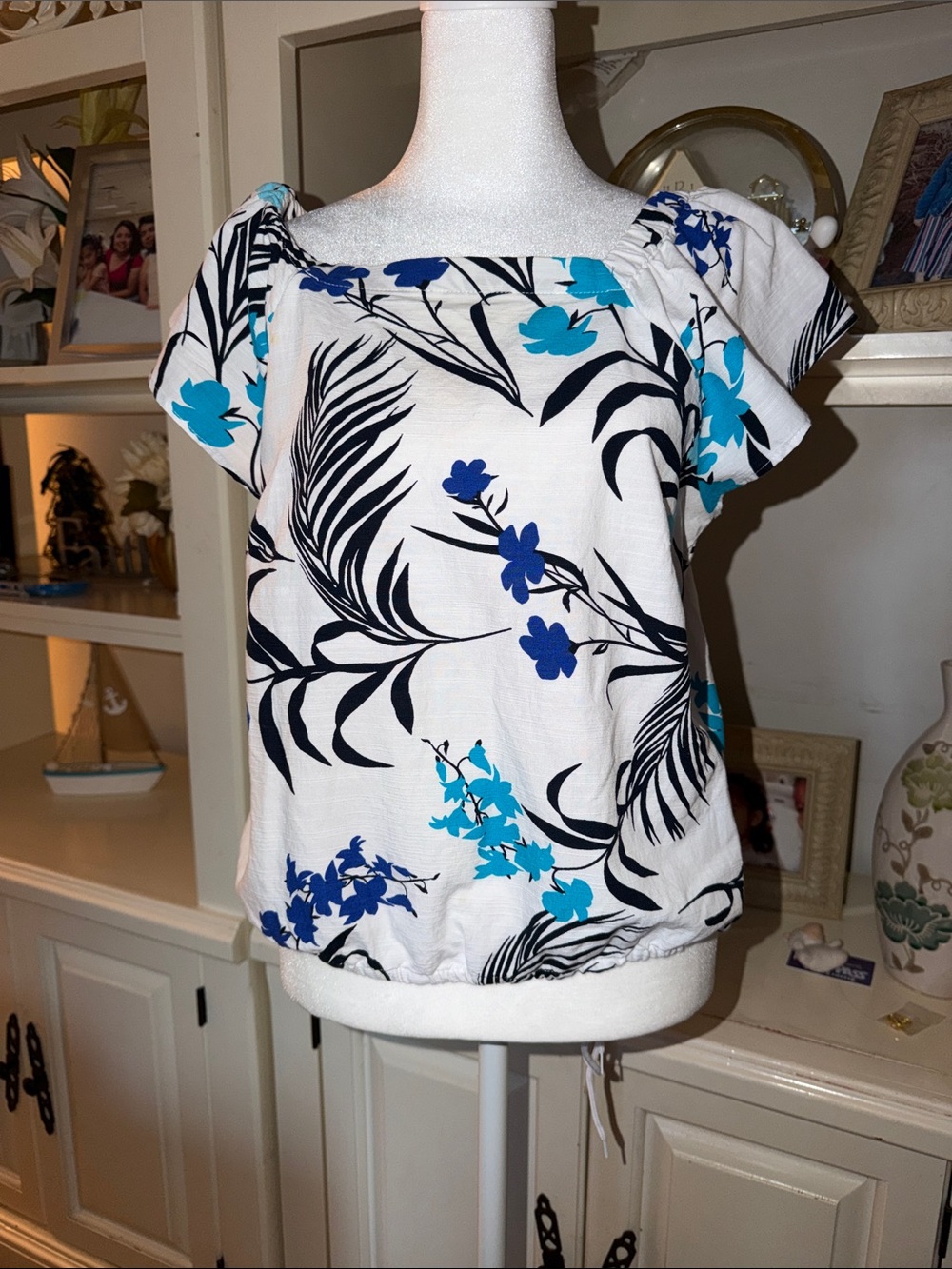 Liz Claiborne White Floral Square-Neck Blouse with Blue Accents